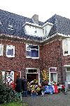 Amsterdam 5 november 2004
Bloemen bij huis Theo v Gogh .