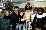 Amsterdam 27 november 2004
Sinterklaas op de cornelis schuytstraat.
Reinout Oerlemans met Tijmen en Danielle Overgaag