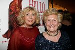 Eindhoven 21 november 2004
Premiere Hello Dolly in schouwburg Eindhoven.
Willeke Alberti en Ria Alberti