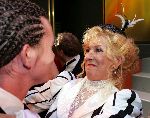 Eindhoven 21 november 2004
Premiere Hello Dolly in schouwburg Eindhoven.
Willeke Alberti   met Johnny de Mol met staart