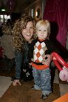 Ouderkerk aan de Amstel 23 november 2005
Presentatie tijdschrift kinderen bij rest Praq
Annette Barlo en haar zoontje