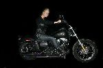 Lexmond 12 oktober 2005
Bridget Maasland krijgt Harley davidson moter.
Bridget met   woef t shirt