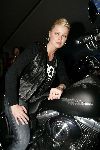Lexmond 12 oktober 2005
Bridget Maasland krijgt Harley davidson moter.