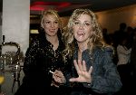 Tilburg, 20 November 2005
Premiere Turks Fruit in Stadsschouwburg Tilburg
Brigitte Nijman in een onderonsje met de nieuwe vriendin van haar ex-partner Elisah List