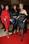 Amsterdam 28 november 2005
Beau Monde awards in het hilton.
Leontine Borsato Caroline Tensen en Yvonne Brandsteder