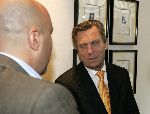 Amsterdam 21 november 2005
Presentatie boek Jaap Jongbloed en Simon Vuyk bij Mont Blanc op pc hooftstraat. Cees Korvinus
