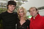 Hilversum 22 november 2005
Presentatie Grease en Doe Maar door V en V produkties.
 Jim Bakkum met petje Jon v Eerd en Daphne Deckers