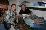 Fijnaart 5 november 2005
Frans Bauer opnames voor show van Edwin Evers van Radio 538 in huiskamer bij Frans thuis. Frans met Edwin in logeerkamer