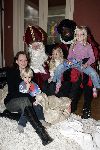 Hilversum 27 november 2005
Guido den Aantrekker als sinterklaas en Matthijs Albers als zwart piet op bezoek bij kinderen van Bn ers.
Esther Duller met haar kinderen
