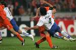 Amsterdam, 12 November 2005
Oefenwedstrijd Nederland-Italie eindstand 1-3
Phillip Cocu gaat het duel met Gennaro Ivan Gattuso hard in
© Foto Bart Bel