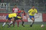 Waalwijk, 19 November 2005
Kompetitiewedstrijd seizoen 2005/2006
RKC-PSV eindstand 4-4
Ibrahim Afellay wordt aan zijn shirt getrokken door zijn tegenstander