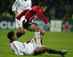 Eindhoven, 1 November 2005
Wedstrijd Champions League seizoen 2005/2006tussen PSV-AC Milaan, eindstand 1-0
Ismail Aissati in duel met Serginho
© Foto: Peter Smulders