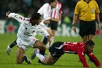 Eindhoven, 1 November 2005
Wedstrijd Champions League seizoen 2005/2006tussen PSV-AC Milaan, eindstand 1-0
Ismail Aissati in duel met Serginho
© Foto: Peter Smulders