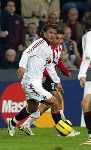 Eindhoven, 1 November 2005
Wedstrijd Champions League seizoen 2005/2006tussen PSV-AC Milaan, eindstand 1-0
Ismail Aissati in duel met Paolo Maldini
Foto: © Peter Smulders