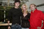 Hilversum 22 november 2005
Presentatie Grease en Doe Maar door V en V produkties.
 Jim Bakkum met petje Jon v Eerd en Daphne Deckers