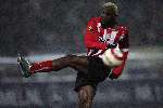 Waalwijk, 19 November 2005
Kompetitiewedstrijd seizoen 2005/2006
RKC-PSV eindstand 4-4
Het schot van Arouna Kone wordt geblokt
