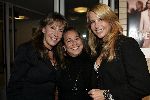 Utrecht 3 november 2005
Premiere Jesus Christ superstar in schouwburg Utrecht.
Linda de Mol  met Xenia en een vriendin