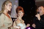 Amsterdam 28 november 2005
Beau Monde awards in het hilton.
Paul de Leeuw en Marijke Helwegen en Inge de Bruijn