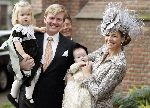 Wassenaar 19 november 2005
Doop prinses Alexia en kerk Wassenaar.
Maxima met Alexia en Prins Willem Alexander met Amalia