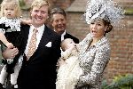 Wassenaar 19 november 2005
Doop prinses Alexia en kerk Wassenaar.
Maxima met Alexia en Prins Willem Alexander met Amalia