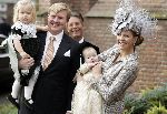 Wassenaar 19 november 2005
Doop prinses Alexia en kerk Wassenaar.
Maxima met Alexia en Prins Willem Alexander met Amalia