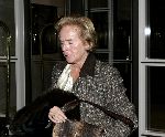 Amsterdam 28 november 2005
Beau Monde awards in het hilton.
Nina Brink verlaat Hilton