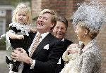 Wassenaar 19 november 2005
Doop prinses Alexia en kerk Wassenaar.
Maxima met Alexia en Prins Willem Alexander met Amalia