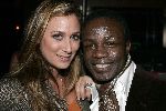 Amsterdam 16 november 2005
Presentatie cosmopolitan in Mansion.
Regilio Tuur met  Fabienne de Vries