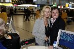 Schiphol 2 november 2005
Rene Froger vertrekt met zijn vrouw Natasja via Londen naar New York om daar de marathon te lopen.