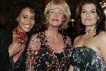 Amsterdam 28 november 2005
Beau Monde awards in het hilton.
Tamara Anouk v Nes en Sheila de Vries