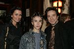 Amsterdam 21 noveber 2005
Premiere Harry Potter in Tuschinski.
Spiros met vriendin en zoon