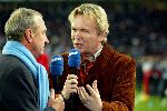 Eindhoven, 1 November 2005
Wedstrijd Champions League seizoen 2005/2006tussen PSV-AC Milaan, eindstand 1-0
Studio Sport presentator Tom Egbers in  gesprek met Johan Cruyff
Foto: © Peter Smulders
