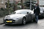 Amsterdam 26 november 2005
Winston Gerschtanowitz in zijn nieuwe Aston Martin Vantage.