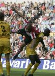 Eindhoven, 20 Oktober 2006 
Kompetitiewedstrijd PSV-Roda JC Seizoen 2006/2007
Eindstand 4-1
Alex PSV in de aanval hangend op de rug van Pa Modou Kah