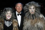 Rotterdam 7 oktober 2006
Premiere Cats in het nieuwe luxor.
Marco Bakker en Anita Meier met Joop v d Ende