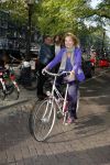 Amsterdam 11 oktober 2006
Presentatie boek Andre v Duin.
Annemarie Oster op fiets