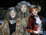Rotterdam 7 oktober 2006
Premiere Cats in het nieuwe luxor.
Marco Bakker en Anita Meier met Anouk v Nes