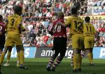 Eindhoven, 20 Oktober 2006 
Kompetitiewedstrijd PSV-Roda JC Seizoen 2006/2007
Eindstand 4-1
Arouna Kone wordt aan zijn shirt getrokken door Davy de Fauw (12) en links Jan Paul Saeijs
Shirtje trekken