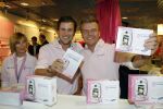 Amsterdam 5 oktober 2006
Kluun  Winston Gerschtanowitz en Bastiaan Ragas bij presentatie Pink Ribbon Samsung en KPN.