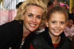 Amsterdam 6 oktober 2006
Premiere Winx club in pepsi stage.
Daphne Deckers met haar dochtertje Emma