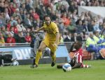 Eindhoven, 20 Oktober 2006 
Kompetitiewedstrijd PSV-Roda JC Seizoen 2006/2007
Eindstand 4-1
Boldizsar Bodor is Edison Menzdez te snel af.