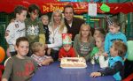 Lage Zwaluwe, 8 Oktober 2006
Jan Bauer, de zoon van Frans Bauer en Mariska Bauer wordt 4 jaar en vietr dit met het aansnijden van een taart in het bijzijn van zijn broertjes Christiaan en Frans Bauer Jr.