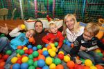 Lage Zwaluwe, 8 Oktober 2006
Jan Bauer, de zoon van Frans Bauer en Mariska Bauer wordt 4 jaar en viert dit in speelpaleis De Belhamel met zijn broertjes Christiaan en Frans Bauer Jr.