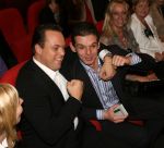 Breda, 17 Oktober 2006
Perspresentatie, persconferentie en tonen van nieuwe DVD beelden en CD in het Chasse theater
Frans Bauer hier samen met Dorus Bauer