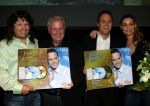 Breda, 17 Oktober 2006
Perspresentatie, persconferentie en tonen van nieuwe DVD beelden en CD in het Chasse theater
Frans Bauer hier samen met Emile Hartkamp, Froukje de Both en..
