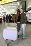 Schiphol 5 oktober 2006
Cast Onderweg naar morgen ONM vertrekken naar Turkije vanweg 25ooe aflevering.
Yasmine Sendar met man Rutger.