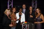 AMSTERDAM 2 OKTOBER 2006
Pink Ribbon in movenpick hotel
Willeke Alberti Leontine v Moorsel Letitia Griffith Mariska Hulscher Quinty Trustfull en Matthijs Tellegen.