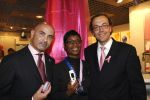 Amsterdam 5 oktober 2006
 Sylvana Simons Paul Wilkens en Marcel Timmerhuis bij presentatie Pink Ribbon Samsung en KPN.