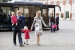 Apeldoorn 8 oktober 2006
Doop Prinses Leonore in het Loo in Apeldoorn.
Prinses Maxima met Prins Willem Alexander Prinses Alexia en Prinses Amalia