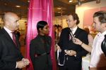 Amsterdam 5 oktober 2006
Winston Gerschtanowitz Sylvana Simons Paul Wilkens en Marcel Timmerhuis bij presentatie Pink Ribbon Samsung en KPN.